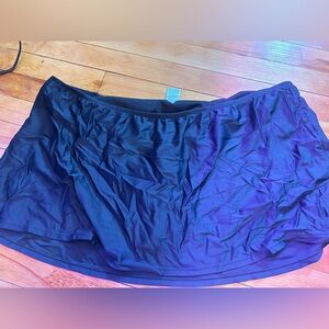 Time and tru black swim skirt size 2xl (20-22W)